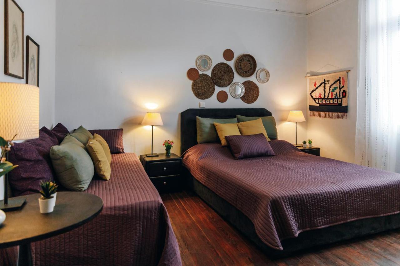 Monastiraki-Psiri, Old Town, 3-Bdr Apt, Sleep 6-10P, Spacious Court Yard Athens Exterior photo
